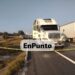 Mu3r3 hombre tras impactar su vehículo contra un trailer en Cuapiaxtla.
