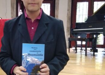 Recita Antonio de la Vega Poema del libro “Motivos para Enamorarte de Huamantla”.