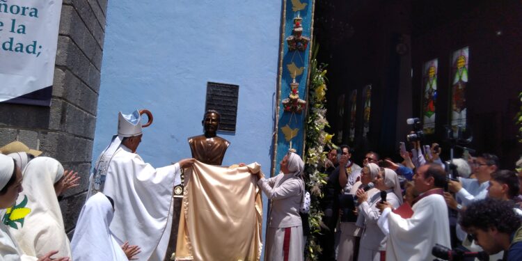 Se lleva a cabo en el Municipio de Huamantla la Develación del Busto de Monseñor Manuel Aguilar Vergara.