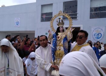 Realizan en Huamantla cambio de Vestido a Nuestra Señora de la Caridad.