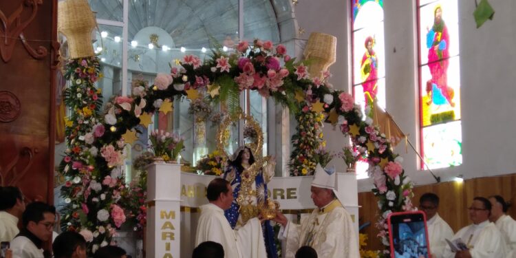 Se celebra en Huamantla el 50 Aniversario de la Coronación Pontificia de Nuestra Señora de la Caridad.