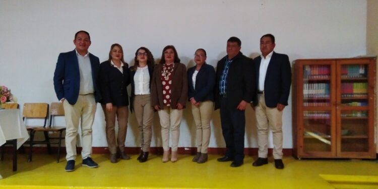 Presentan autoridades de Secundaria General Moisés Sáenz de Huamantla Programa de Actividades por Celebración de 55 Aniversario.