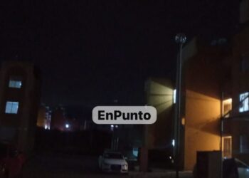 ¡Aquí ni “velitas”! Vecinos del Fraccionamiento “El Encanto” en Huamantla denuncian falta de iluminación