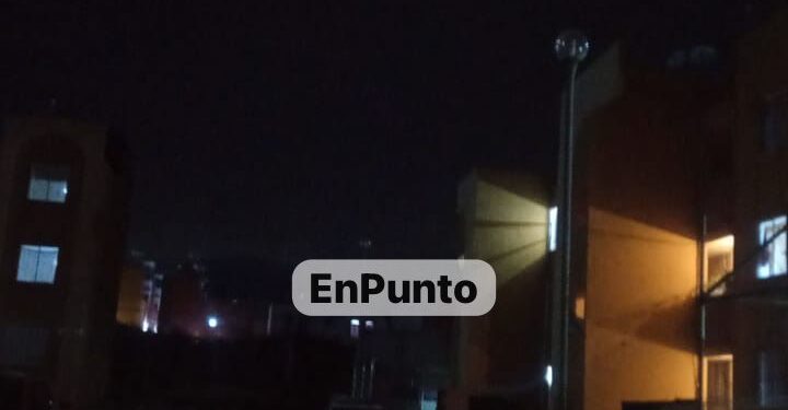 ¡Aquí ni “velitas”! Vecinos del Fraccionamiento “El Encanto” en Huamantla denuncian falta de iluminación