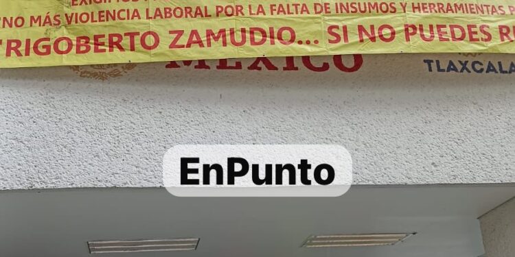 Continúan sin brindar servicio en el Hospital Regional de Tzompantepec.