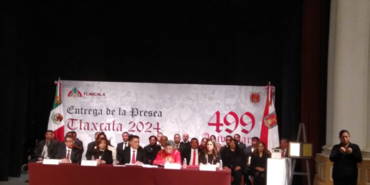 Realiza Ayuntamiento de Tlaxcala Entrega de la Presea 2024 a Beatriz Paredes Rangel.