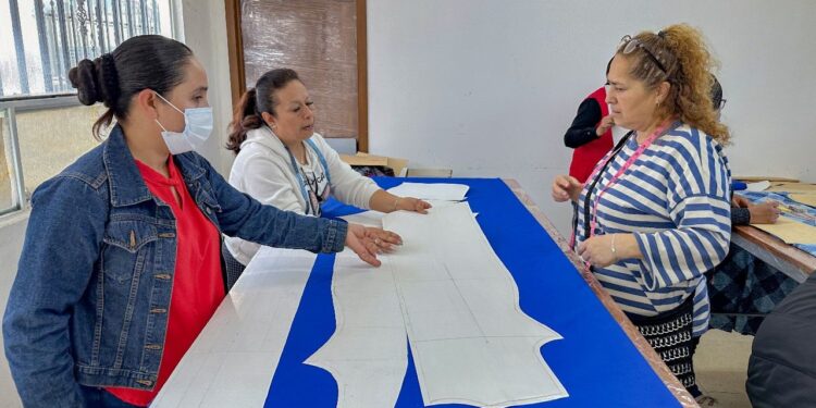 ¡Únete al Taller de Corte y Confección de DIF Huamantla!