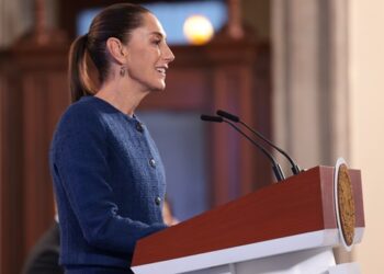 Gobierno de México da inicio al programa bachetón para atender las carreteras y caminos de todo el país.