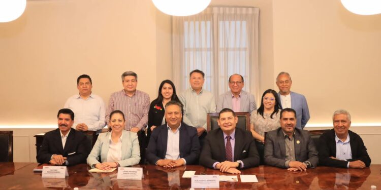 Armenta a favor de la transformación educativa