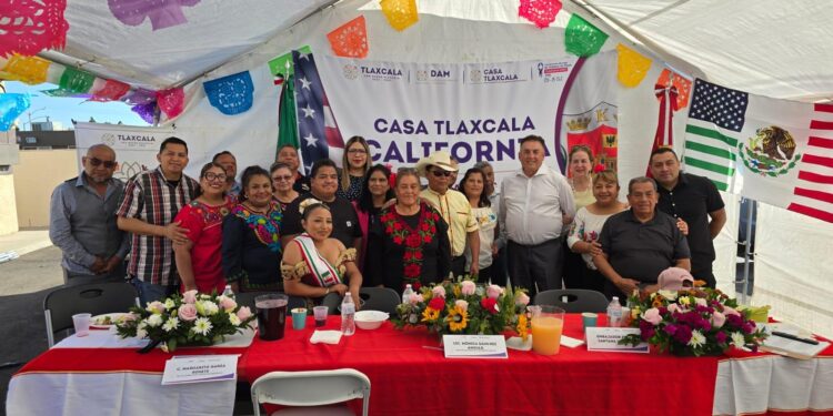 Celebra DAM primer aniversario de casa Tlaxcala California.