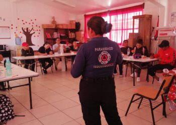 Brinda Dirección de Protección Civil de El Carmen Tequexquitla capacitación de Primeros Auxilios en instituciones educativas.