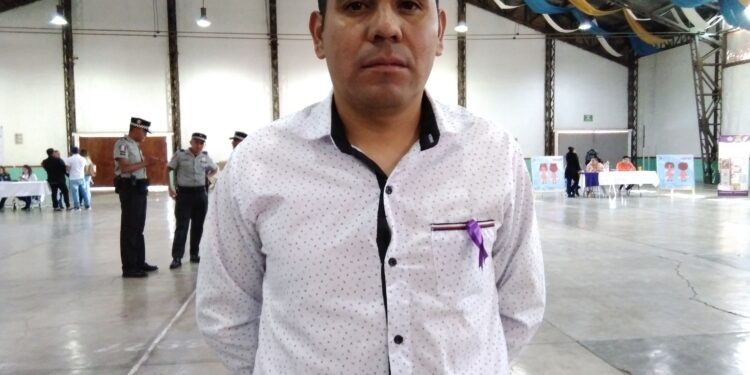 Prioriza Presidente de Comunidad Altamira de Guadalupe abasto de agua potable para pobladores.