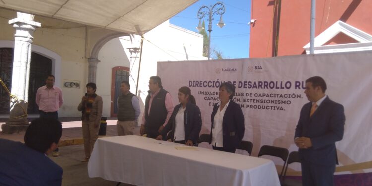 Imparte Dirección de Desarrollo Rural de Tlaxcala “Carrusel de Tecnomóviles” en Cuapiaxtla.