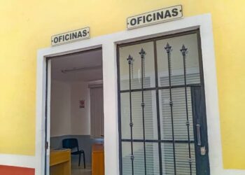 Refrenda apoyo regidor encargado de las Comisiones de Asuntos Migratorios y Preservación de la Agenda 2030 a pobladores de Huamantla.