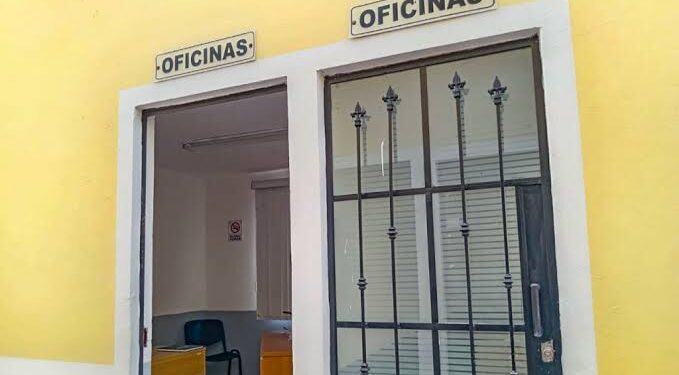 Refrenda apoyo regidor encargado de las Comisiones de Asuntos Migratorios y Preservación de la Agenda 2030 a pobladores de Huamantla.