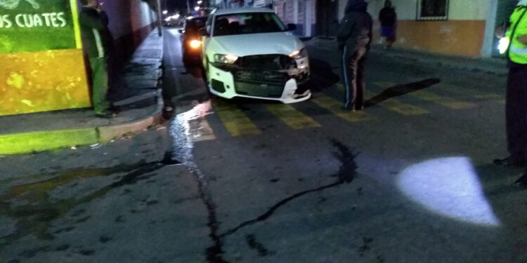 Motociclista es atropellado cuando viajaba en su motocicleta en Huamantla.