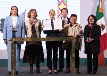 PRESIDENTA CLAUDIA SHEINBAUM FIRMA DECRETO POR EL CUAL LA UNIVERSIDAD ROSARIO CASTELLANOS SE VUELVE NACIONAL