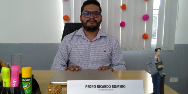 Trabaja Tercer Regidor de Huamantla en Plan de Trabajo para 2025.