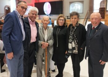 Don Cheche celebra sus 98 años de vida y alegocia