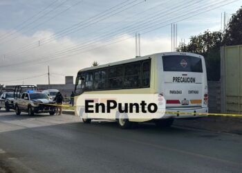 De un posible infarto muere chofer de transporte público en colectiva.