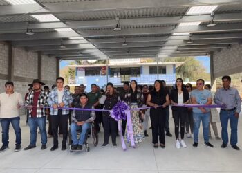 Inauguran autoridades de Tequexquitla Techumbre de Usos Múltiples en Colonia La Soledad.