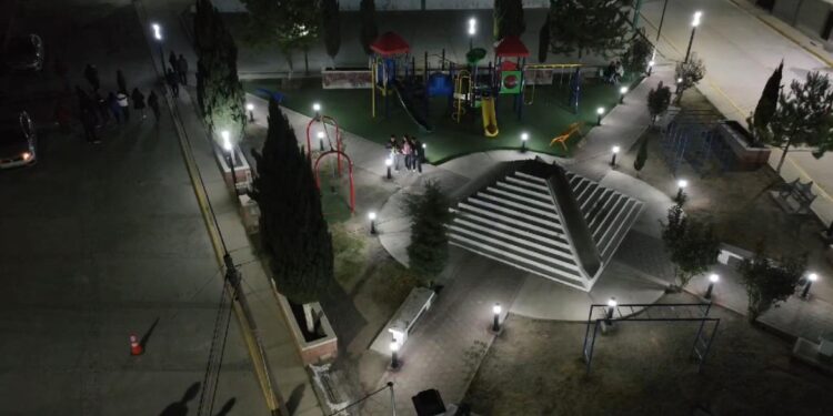 Concluye obra de instalación y rehabilitación de luminarias en el Municipio de Ixtenco.