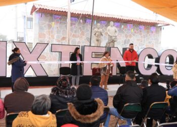 Entrega Gobernadora de Tlaxcala trabajos en Ixtenco.