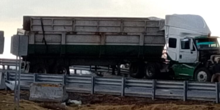 Saldo blanco deja choque en Cuapiaxtla.