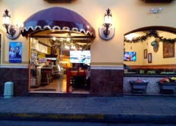 Genera movilización de cuerpos de seguridad conato de incendio en Taqueria de Huamantla.