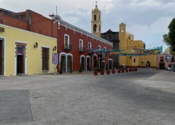 En pleno zócalo asaltan a abuelito en Huamantla.