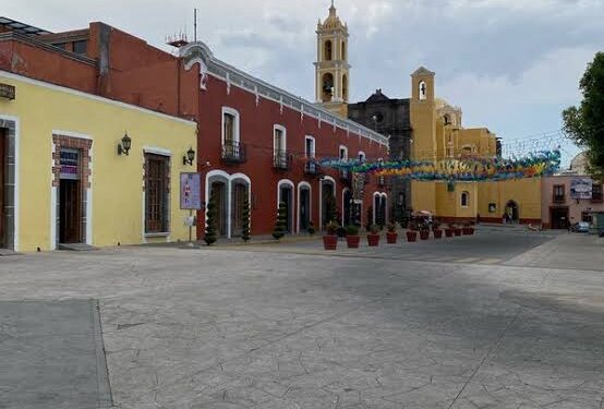 En pleno zócalo asaltan a abuelito en Huamantla.