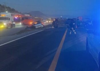 Colisionan dos unidades en El Carmen Tequexquitla.