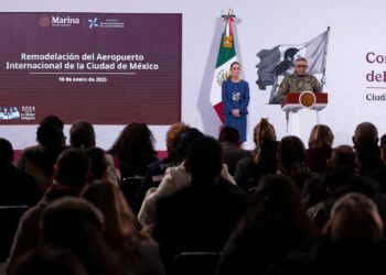 En apoyo, la Presidenta de México Claudia Sheinbaum envía un equipo combatiente de incendios forestales a los Ángeles