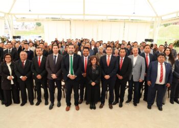 Destaca la Gobernadora trabajo de la industria de la construcción.