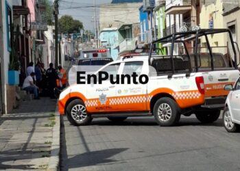 Cae mujer de su propia altura y sufre lesión a la altura de la cabeza en Huamantla.