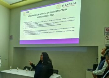 Establece Alcaldesa de Cuapiaxtla reunión con ejidatarios y productores del campo.