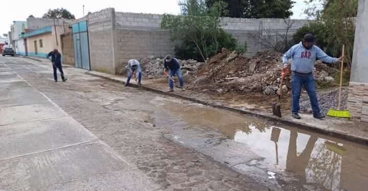 Inicia Ayuntamiento de Cuapiaxtla con Campaña de Limpieza de materiales para construcción que obstaculizan vía pública.