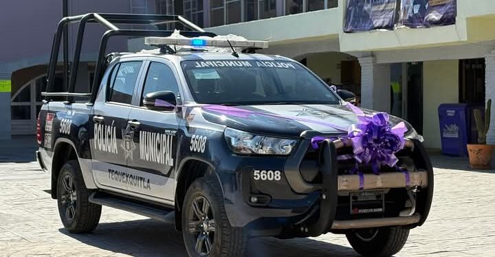 Entrega Alcaldesa de Tequexquitla Patrulla a Dirección de Seguridad Municipal.