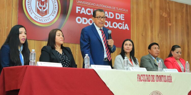 Inaugura Rector de la UATx la Clínica de Cirugía Bucal en OdontologíaLa Universidad va a la vanguardia en servicios de salud bucal