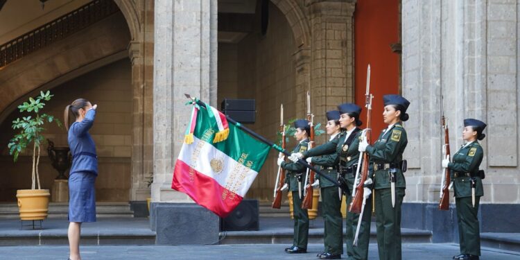 La presidenta de México, Claudia  Sheinbaum, encabezó la ceremonia por el 112 Aniversario Luctuoso de Francisco I. Madero en el Patio de Honor de Palacio Nacional.