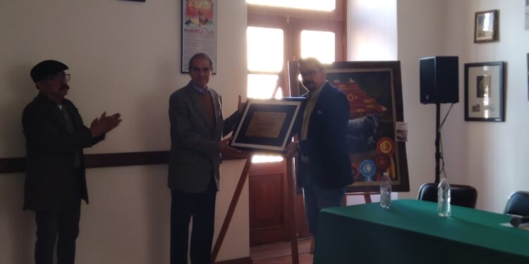 Rinde Ayuntamiento de Huamantla Homenaje a Raymundo Cobo Reyes.