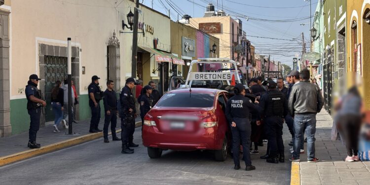 Detienen a conductor por presuntamente manejar bajo los efectos del alcohol en Huamantla.