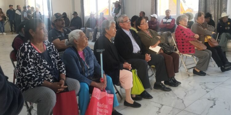 Imparte Ejido de Huamantla  reunión informativa referente al avance de la adquisición de Dominio Pleno en La Casa del Campesino.