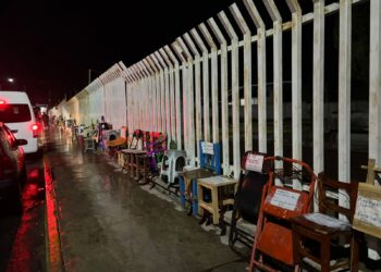 Padres de familia molestos ante medidas para preinscripciones en escuelas.