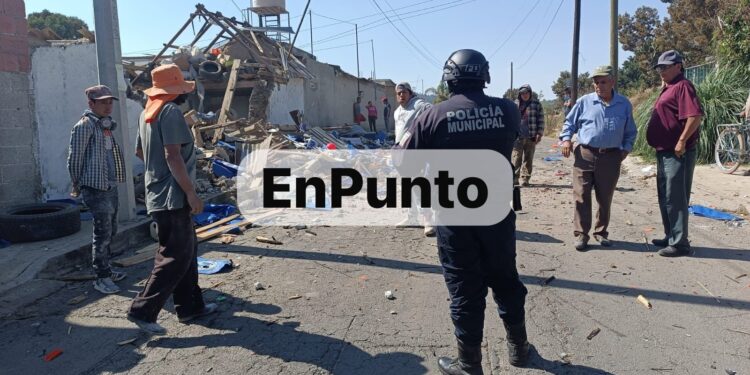 Explosión de tanque de gas en Tetla deja un hombre sin vida y una mujer con crisis nerviosa.