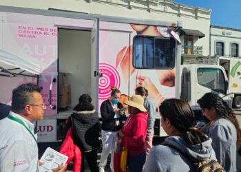 Brinda SESA servicios de salud a la población de Huamantla.