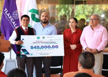 Reconoce gobernadora a jóvenes emprendedores; premian a mentes creativas del CONALEP