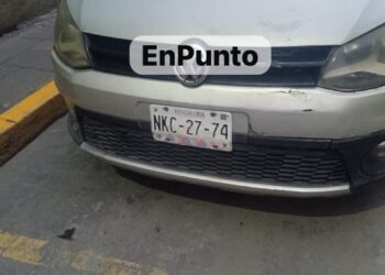 Reportan vehículo robado y estaba estacionado en plaza comercial en Huamantla.