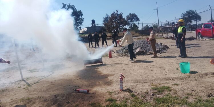 Brinda BRIASA Huamantla capacitación en el manejo de extintores.
