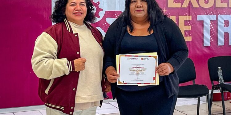 Conmemoran el día internacional de la mujer en la universidad politécnica de Tlaxcala